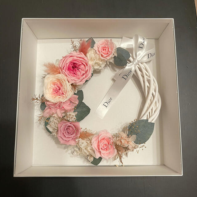 Dior - Dior リース 薔薇飾り 非売品の通販 by uscsin's shop Dior - Dior リース 薔薇飾り 非売品の通販 by uscsin's shop