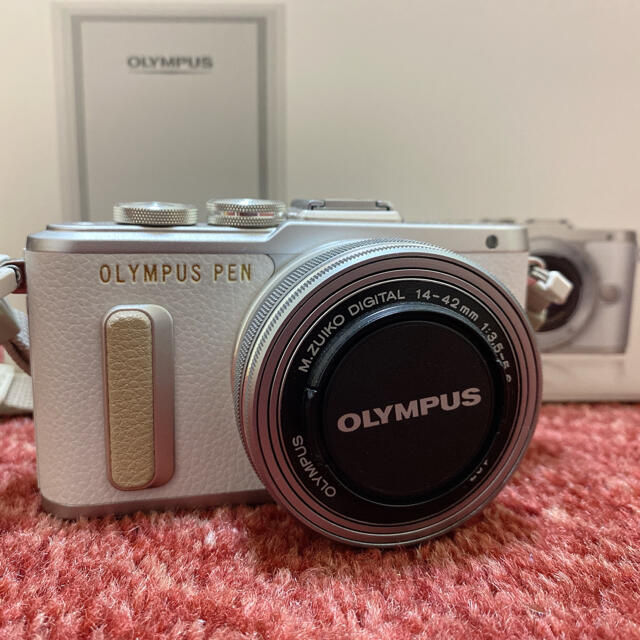 OLYMPUS(オリンパス)のOLYMPUS E−PL8 E-PL8 EZ WHITE スマホ/家電/カメラのカメラ(ミラーレス一眼)の商品写真