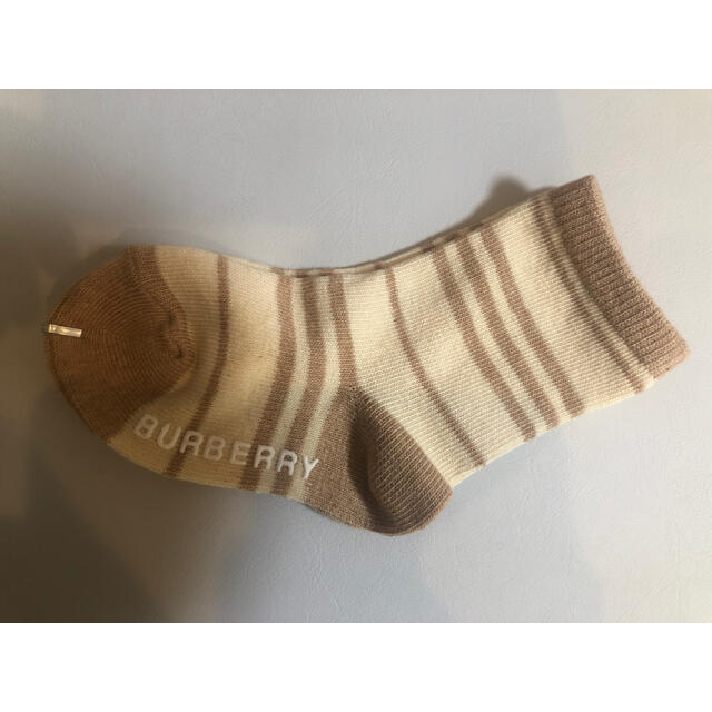 BURBERRY(バーバリー)のバーバリー　ベビー靴下　11-13cm キッズ/ベビー/マタニティのこども用ファッション小物(靴下/タイツ)の商品写真