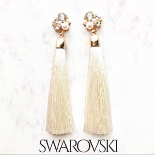 スワロフスキービッグタッセルピアス✨ブライダル　ウェディングドレス.結婚式(ピアス)