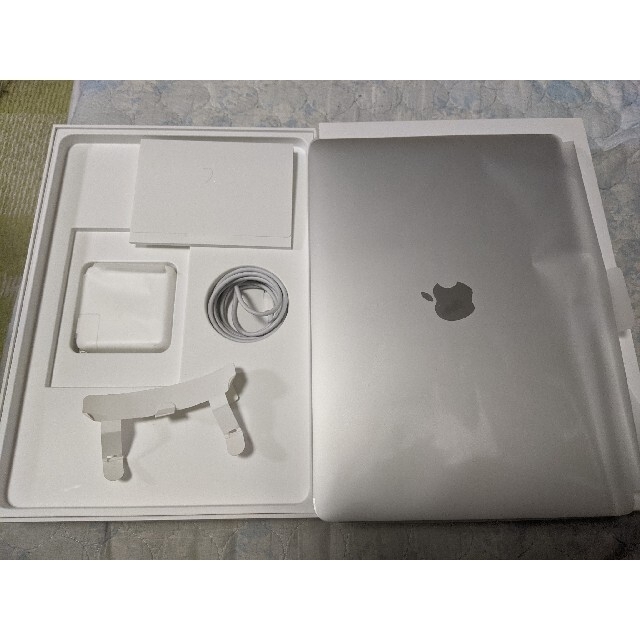 MacBook Pro 2017 i5 8gb 256gb　MPXU2J/A