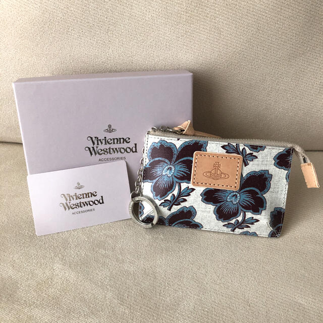 Vivienne Westwood(ヴィヴィアンウエストウッド)の新品★Vivienne Westwood 定価17,600円 パス・コインケース レディースのファッション小物(財布)の商品写真