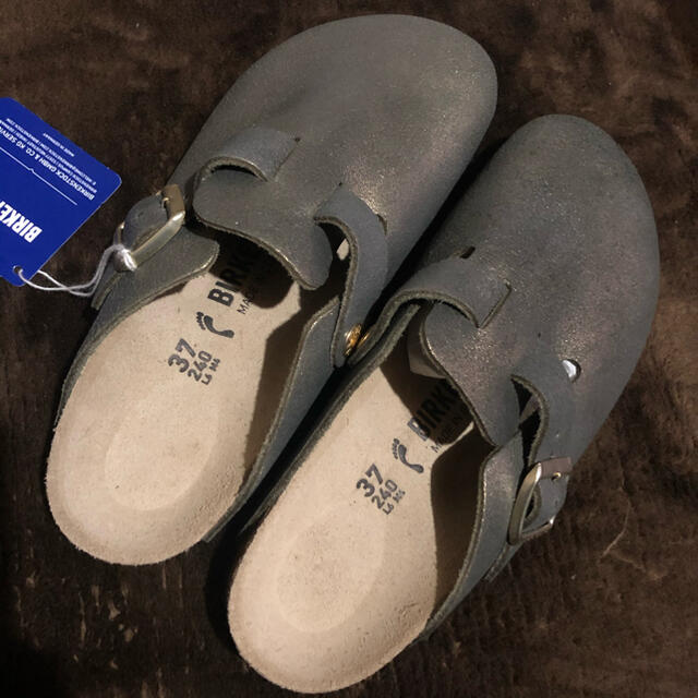 BIRKENSTOCK(ビルケンシュトック)のBIRKENSTOCK ボストン　シャンパンゴールド レディースの靴/シューズ(サンダル)の商品写真