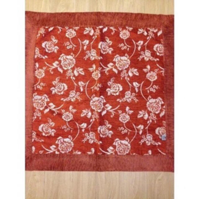 新品 シンガポール購入薄いミニラグ　絨毯(正方形)縦 約97cm、横97