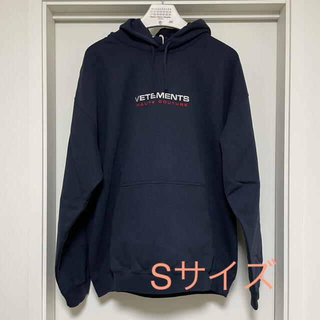 本体新品/定価12万パーカー　VETEMENTS/ヴェトモン　パーカー