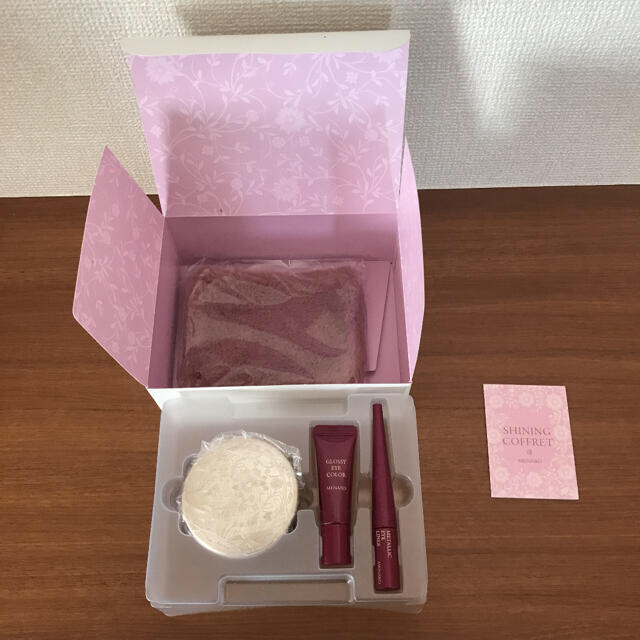 ⭐️値下げ中新品⭐️2019メナードSHINING COFFRET