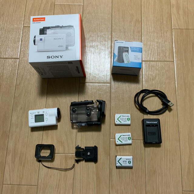 SONY(ソニー)のFDR-X3000 互換バッテリー2個付 スマホ/家電/カメラのカメラ(ビデオカメラ)の商品写真