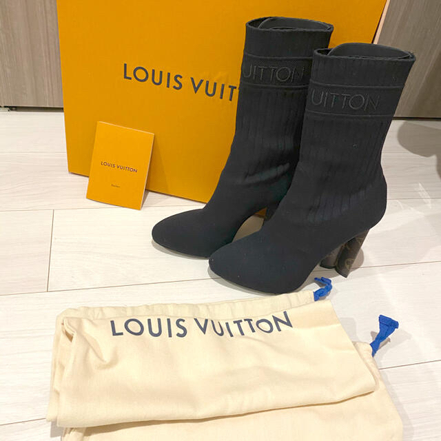 LOUIS VUITTON(ルイヴィトン)の美品】LOUIS VUITTON ブーツ　GUCCI サンダル  セット レディースの靴/シューズ(ブーツ)の商品写真