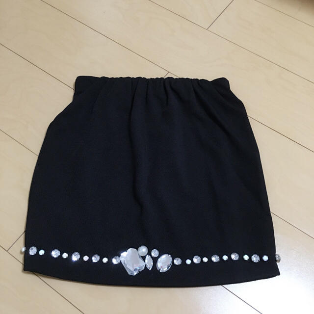 Delyle NOIR(デイライルノアール)のDelyle♡裾ビジュースカート レディースのスカート(ミニスカート)の商品写真