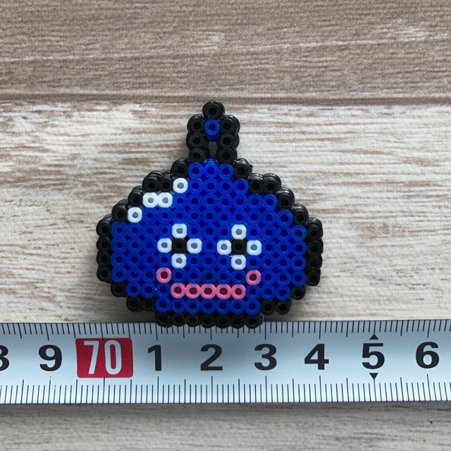 スライム　アイロンビーズ　キーカバー　ハンドメイド ハンドメイドのアクセサリー(キーホルダー/ストラップ)の商品写真