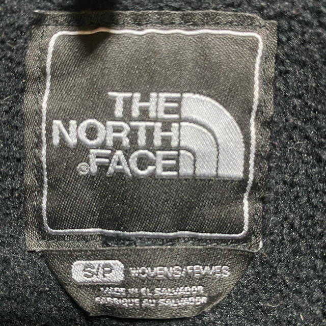 THE NORTH FACE(ザノースフェイス)のノースフェイス デナリジャケット ゆるだぼ ワンポイント フリース 刺繍ロゴ レディースのトップス(トレーナー/スウェット)の商品写真