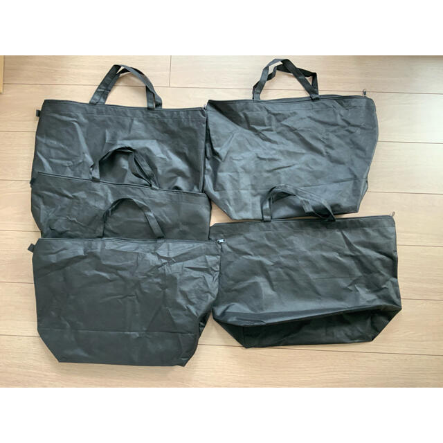 UNDER ARMOUR(アンダーアーマー)のsaku様専用　アンダーアーマー　不織布バッグ　5個　 メンズのバッグ(エコバッグ)の商品写真