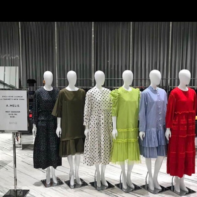 BARNEYS NEW YORK(バーニーズニューヨーク)のA.MELIEアメリ 限定ボリュームスリーブティアードワンピー 韓国ファッション レディースのワンピース(ロングワンピース/マキシワンピース)の商品写真