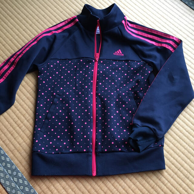 adidas(アディダス)のadidas 運動着トップス　140 キッズ/ベビー/マタニティのキッズ服女の子用(90cm~)(ジャケット/上着)の商品写真