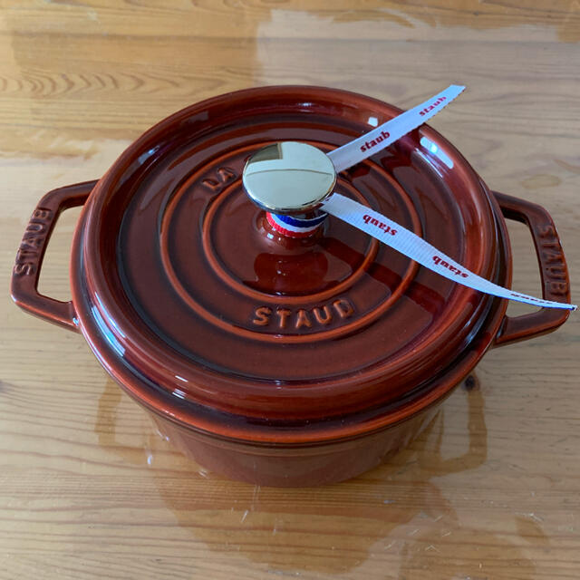 STAUB(ストウブ)のストウブ ピコ・ココットラウンド 18cm インテリア/住まい/日用品のキッチン/食器(鍋/フライパン)の商品写真