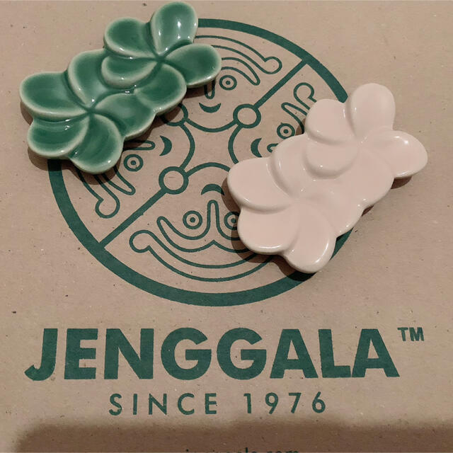 Jenggala(ジェンガラ)の※りえぽん様専用※【新品未使用】ジェンガラ　食器　箸置き　ペアセット インテリア/住まい/日用品のキッチン/食器(食器)の商品写真