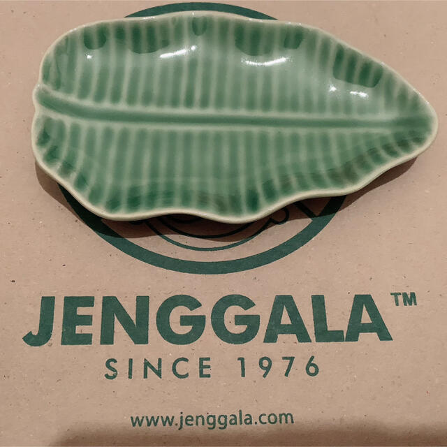 Jenggala(ジェンガラ)の【新品未使用】ジェンガラ 食器 笹の葉プレート インテリア/住まい/日用品のキッチン/食器(食器)の商品写真