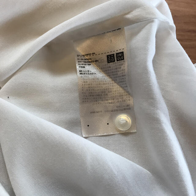 UNIQLO(ユニクロ)の最終値下げです　UNIQLO ブラウス レディースのトップス(シャツ/ブラウス(長袖/七分))の商品写真