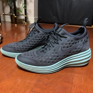 NIKE ナイキ  Lunarlon  レディース　値引き不可(スニーカー)