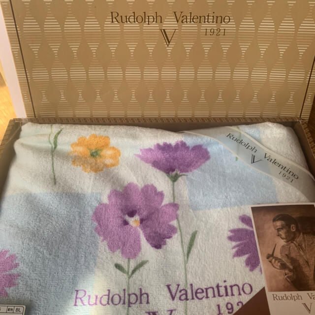 Rudolph Valentino(ルドルフヴァレンチノ)のPudolph Valentino 1921 バスタオル　レア物 インテリア/住まい/日用品の日用品/生活雑貨/旅行(タオル/バス用品)の商品写真