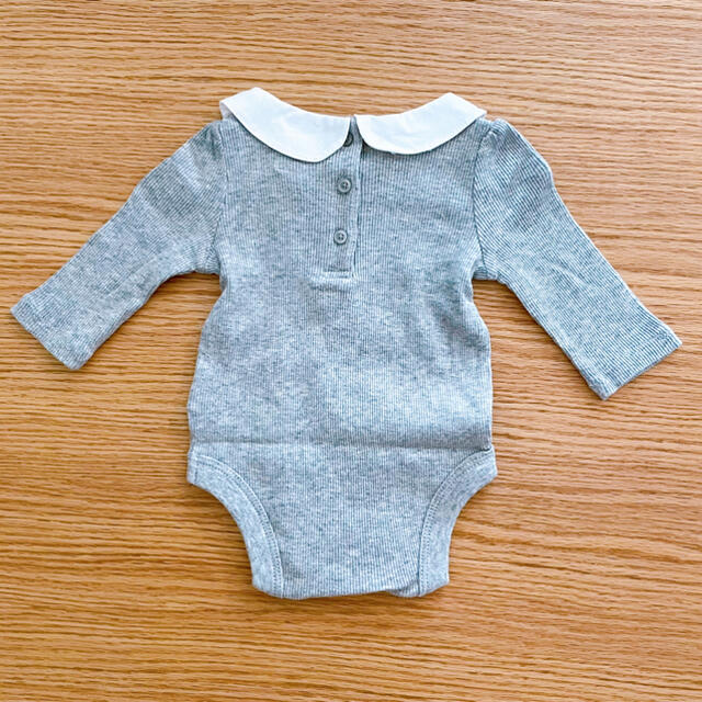 babyGAP(ベビーギャップ)の《美品》babyGap  カラー　長袖ボディシャツ　ロンパース　50サイズ キッズ/ベビー/マタニティのベビー服(~85cm)(ロンパース)の商品写真