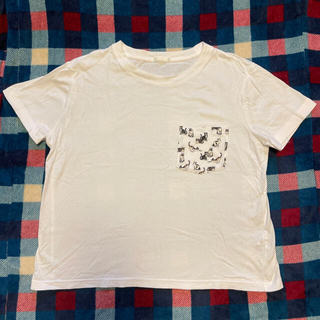 ジーユー(GU)のGU 半袖Tシャツ　猫柄ポケット　Lサイズ(Tシャツ(半袖/袖なし))