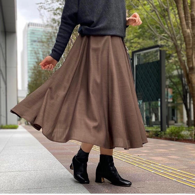 M-premier(エムプルミエ)の新品透けフレアスカート レディースのスカート(ひざ丈スカート)の商品写真