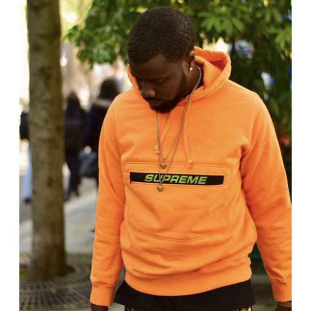 シュプリーム Zip Pouch Hooded Sweatshirt