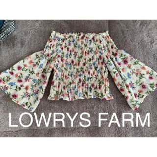 ローリーズファーム(LOWRYS FARM)のLOWRYS FARM ローリーズファーム　花柄 オフショル トップス ZARA(カットソー(半袖/袖なし))