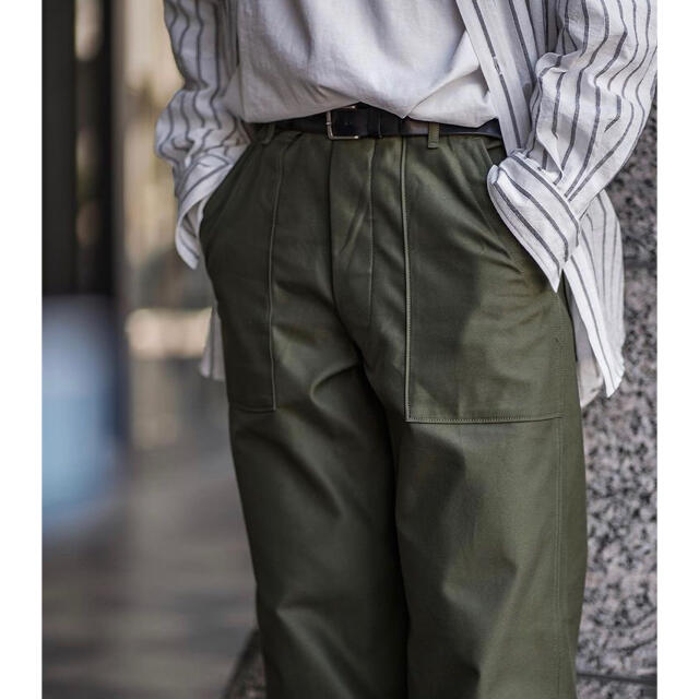 COMOLI(コモリ)のciota スビンコットン　バックサテン　ベイカーパンツ　5 メンズのパンツ(ワークパンツ/カーゴパンツ)の商品写真