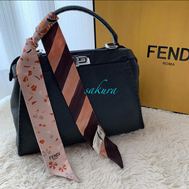 FENDI(フェンディ)のFENDI ラッピー 未使用 レディースのファッション小物(バンダナ/スカーフ)の商品写真