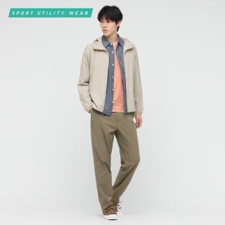 ユニクロ(UNIQLO)のナイロンギアパンツ(スラックス)