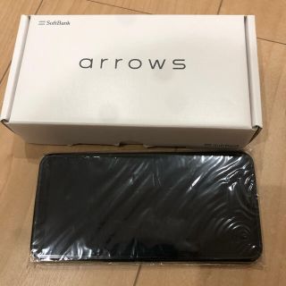 アローズ(arrows)のarrows U ブラック 32 GB SIMフリー(スマートフォン本体)