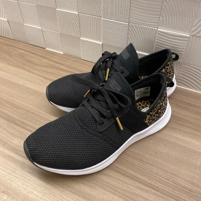New Balance - ニューバランス レディーススニーカー ヒョウ柄 New Balance - ニューバランス レディーススニーカー ヒョウ柄