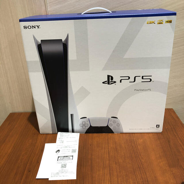 SONY(ソニー)の新品 PlayStation5 本体  一年保証つき エンタメ/ホビーのゲームソフト/ゲーム機本体(家庭用ゲーム機本体)の商品写真