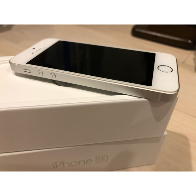 iPhone SE Silver 32GB SIMフリー 1