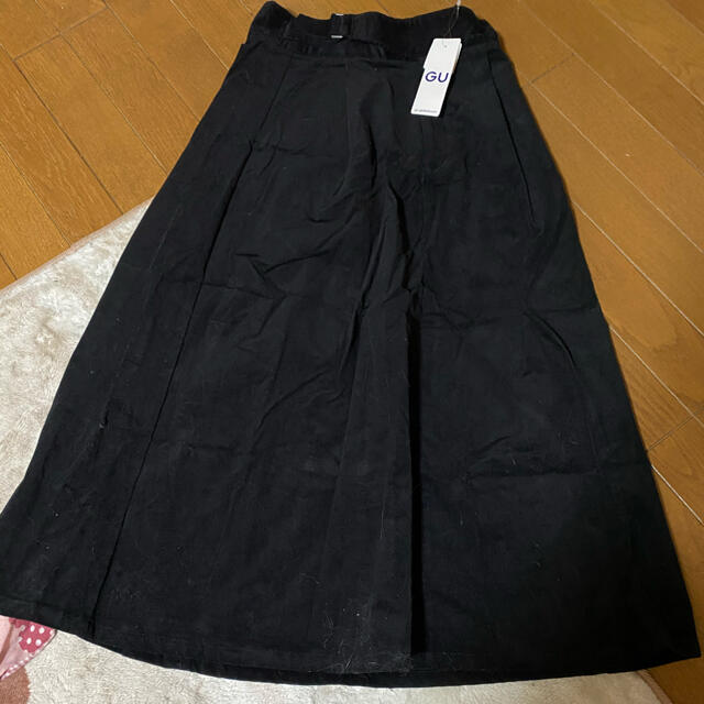 GU(ジーユー)のロングスカート新品未使用値下げ レディースのスカート(ロングスカート)の商品写真