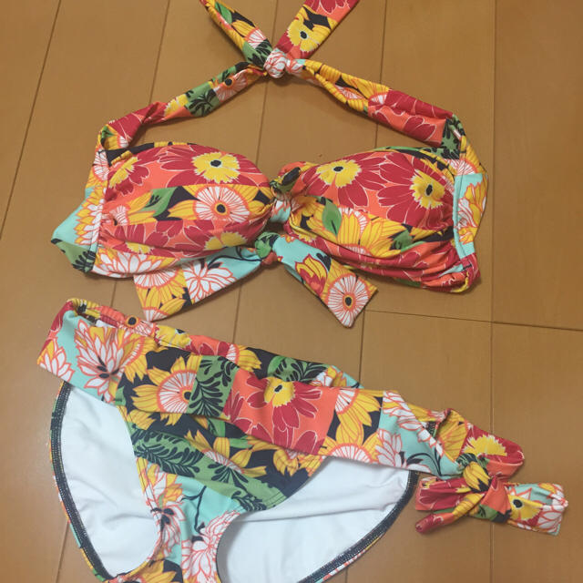 ビキニ☆花柄☆オレンジ レディースの水着/浴衣(水着)の商品写真