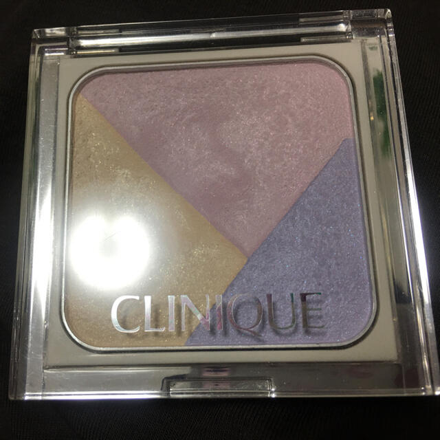 CLINIQUE(クリニーク)のクリニーク　ハイライト　スカルプショナリー チーク コントゥーリング パレット コスメ/美容のベースメイク/化粧品(フェイスカラー)の商品写真