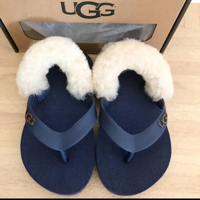 UGG(アグ)のアグ　UGG サンダル キッズ/ベビー/マタニティのベビー靴/シューズ(~14cm)(サンダル)の商品写真