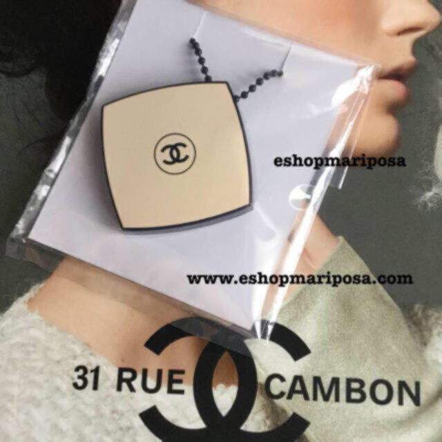 CHANEL(シャネル)のシャネル ミニミラーチャーム  レベージュ限定 キーホルダー、バッグチャームにも ハンドメイドのファッション小物(バッグチャーム)の商品写真