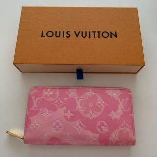 ルイヴィトン(LOUIS VUITTON)の【完売商品】ルイヴィトン バレンタイン 新作 ジッピーウォレット長財布☆(財布)