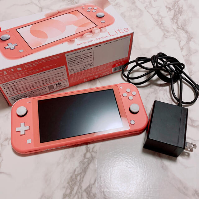 Nintendo Switch LITE コーラル