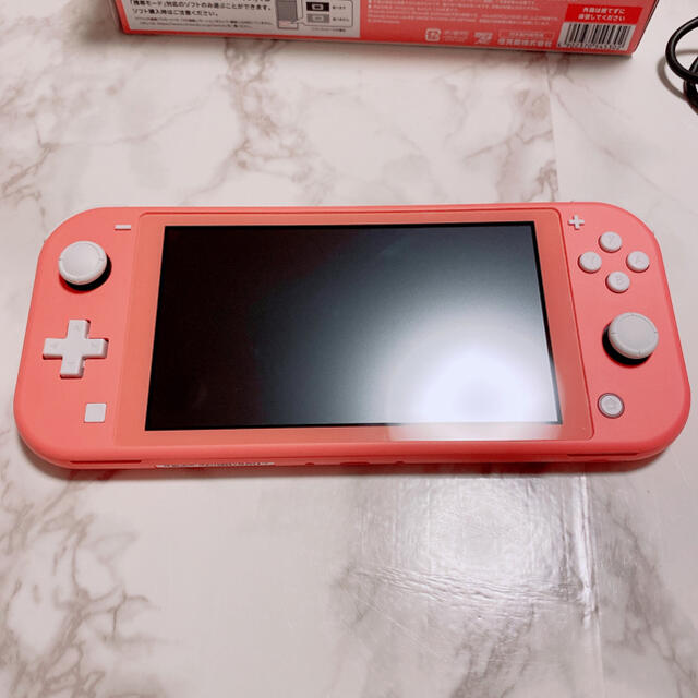 Nintendo Switch LITE コーラル