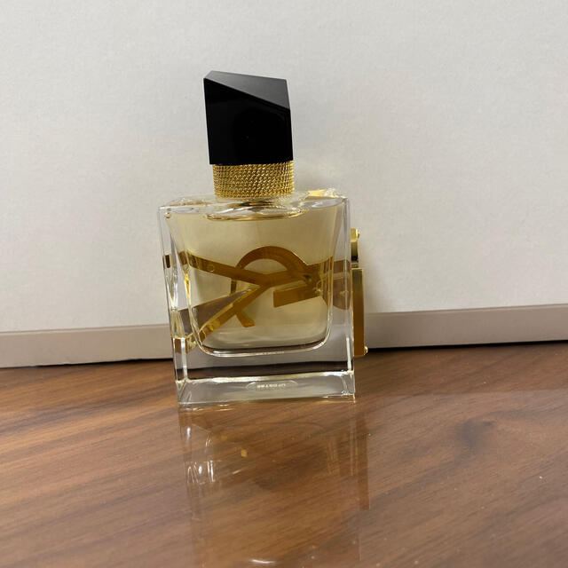 Saint Laurent(サンローラン)のイヴサンローラン リブレ EDP SP 30ml コスメ/美容の香水(香水(女性用))の商品写真