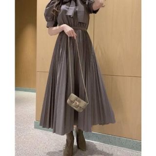 スナイデル(SNIDEL)のSustainaボウタイシャツワンピース　モカ🌸(ロングワンピース/マキシワンピース)