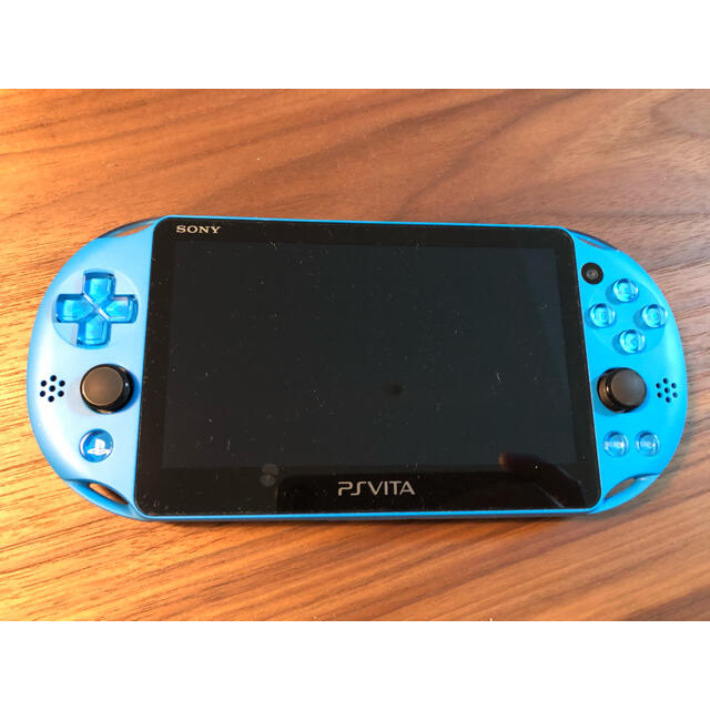 PSVita 本体、ソフト1本、メモリーカード付き 2