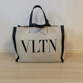 ヴァレンティノ(VALENTINO)のVLTNトート　本日終了予定です！(トートバッグ)