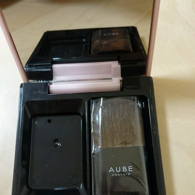 AUBE(オーブ)のAUBEのポンポンチーク コスメ/美容のベースメイク/化粧品(チーク)の商品写真