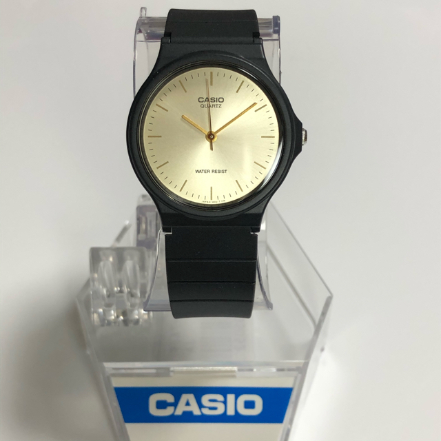 CASIO(カシオ)の新品 CASIO 腕時計 MQ-24 ゴールド文字盤 メンズの時計(腕時計(アナログ))の商品写真